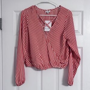 Love Fire Juniors Long Sleeve Strappy Surplice Cropped Top, Size Large